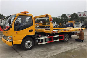 李遂哪里有拖车服务