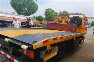 李遂附近拖车电话号码服务